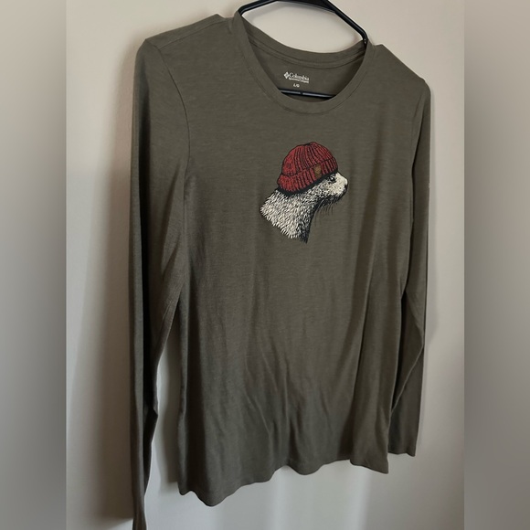 Columbia Soft Green Long Sleeved T Beaver with Beanie graphic Womens size Large - Picture 2 of 9